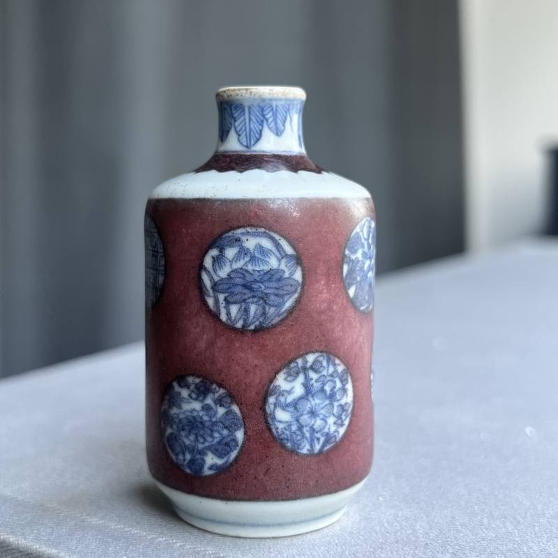 清中期 釉里红地青花皮球花纹鼻烟壶 - 图15