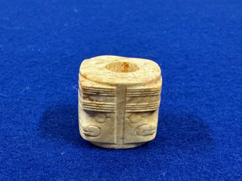 玉神人面紋琮式勒 - 图6