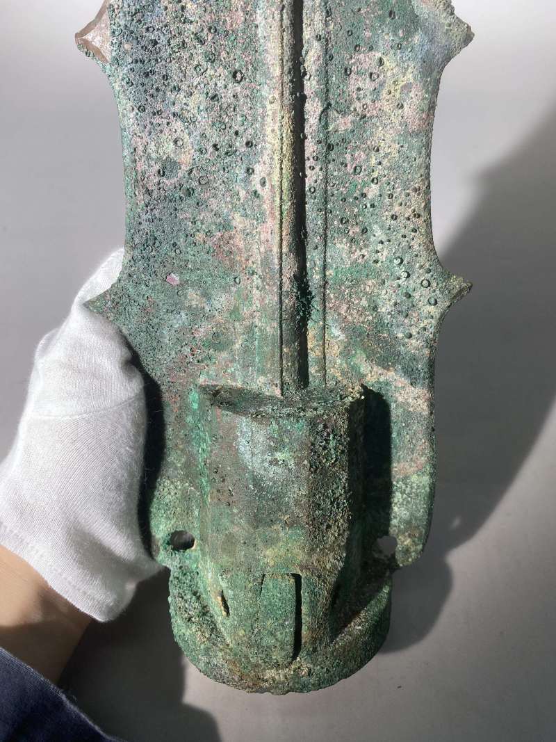 青銅矛形車轄軎一對 - 图19