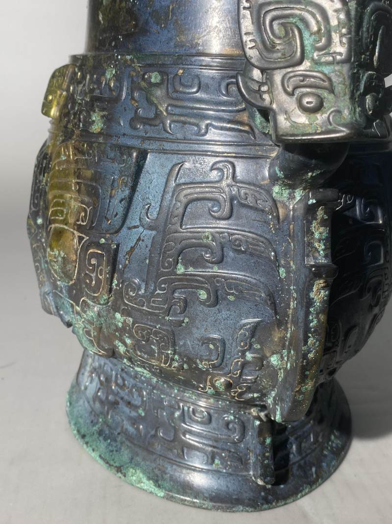 青銅「蛷辦」 獸面紋提梁卣 - 图21