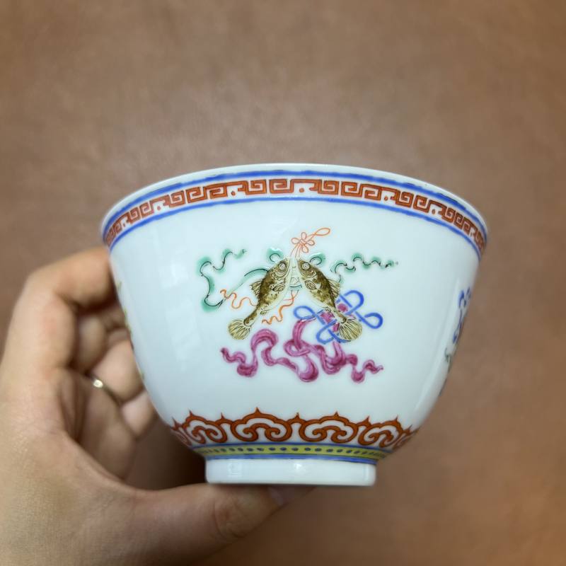 清乾隆 粉彩八吉祥纹茶碗 - 图6