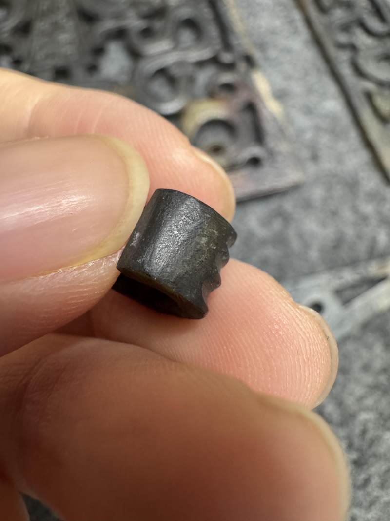 玉受沁鏤雕楚式獸面紋活環飾 - 图67