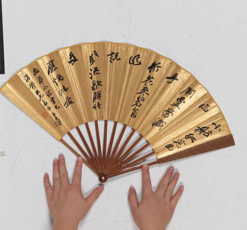 張大千 致胡惠春墨竹行書成扇 - 图5