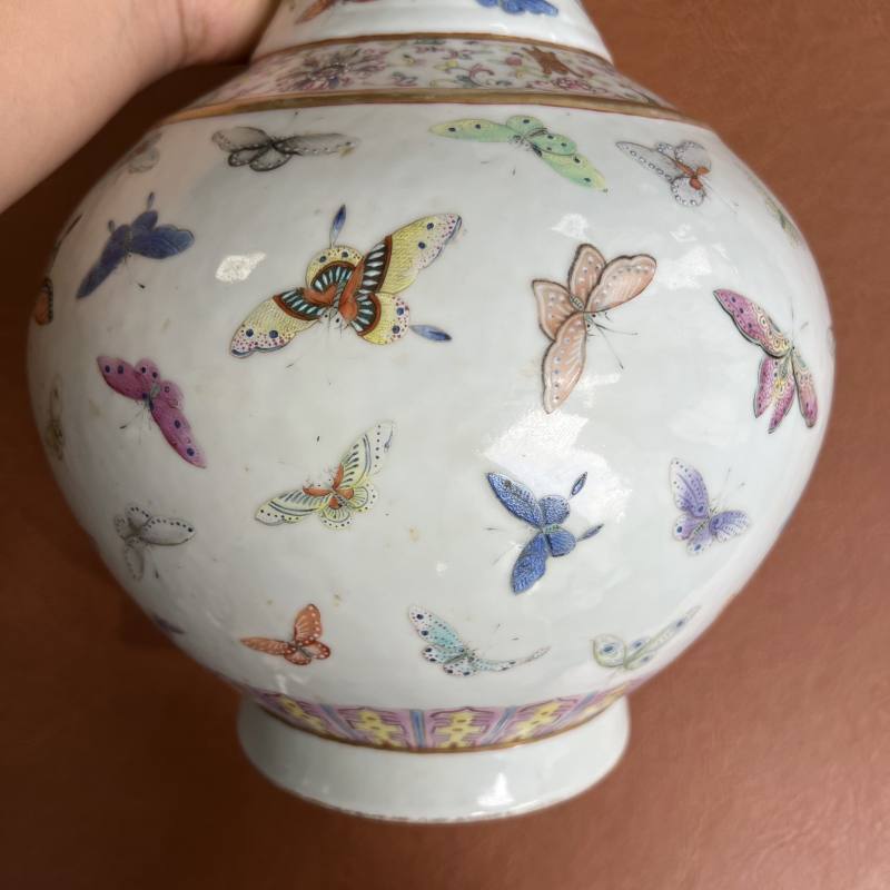 清光绪 粉彩百蝶纹玉堂春瓶一对 - 图15