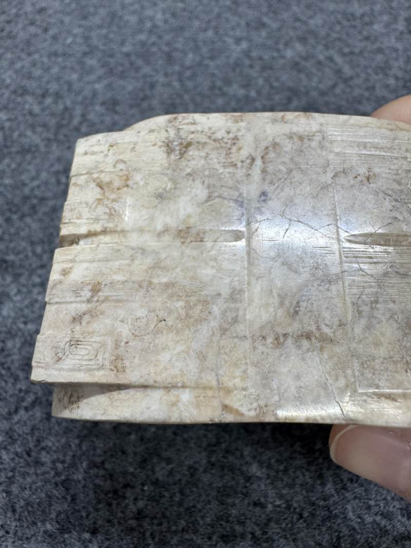 玉雕神人面紋兩節琮 - 图20