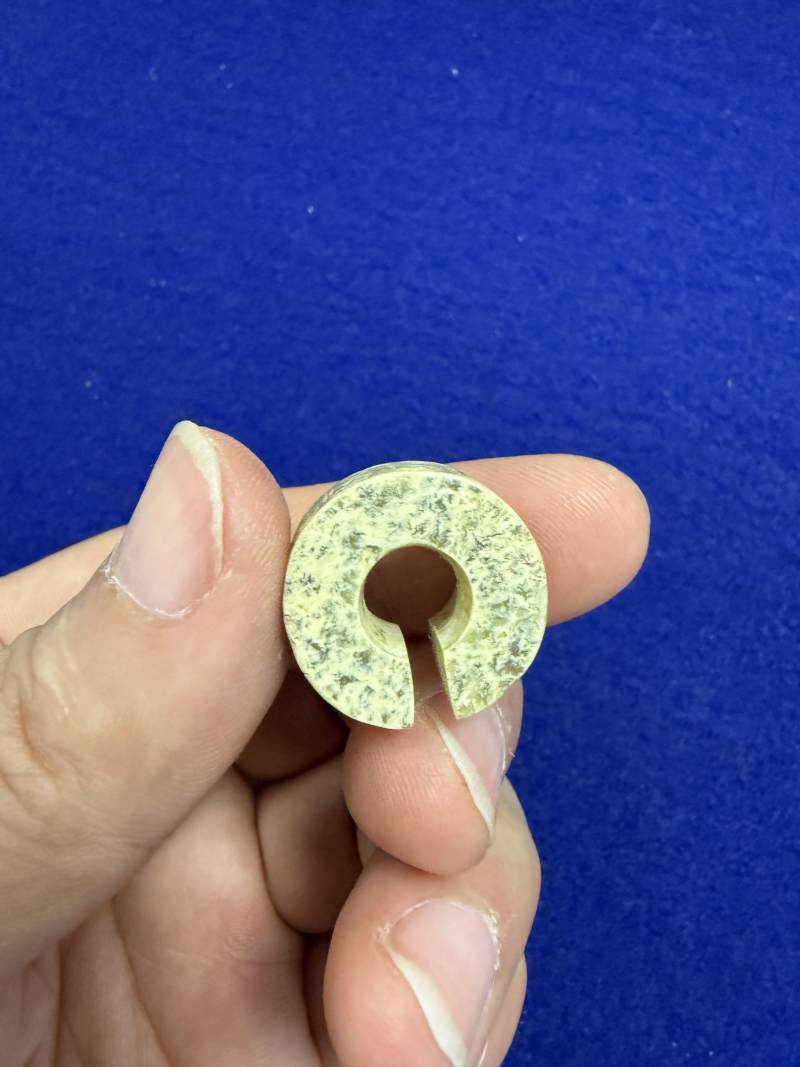 白玉龍紋玦一對和黃玉龍紋玦一件 - 图4