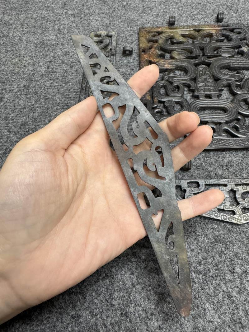 玉受沁鏤雕楚式獸面紋活環飾 - 图75