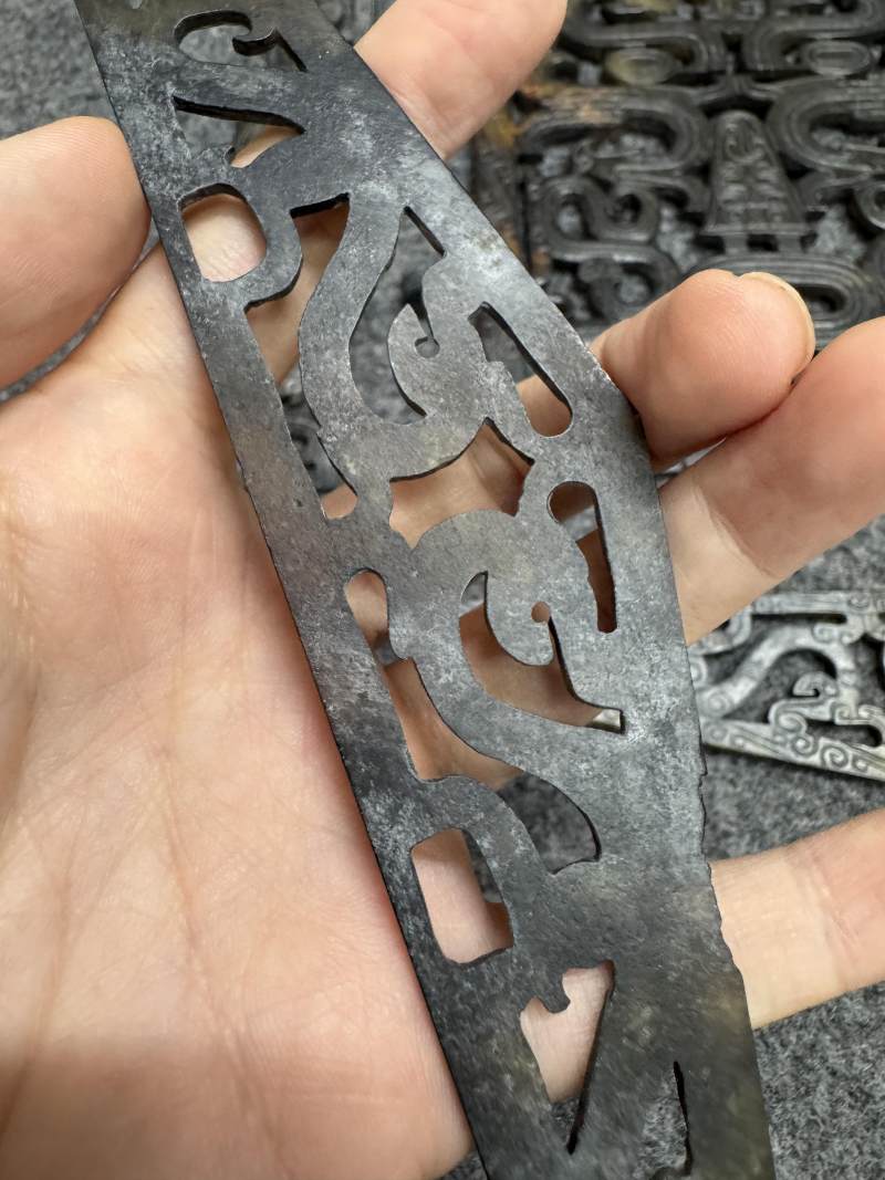 玉受沁鏤雕楚式獸面紋活環飾 - 图77