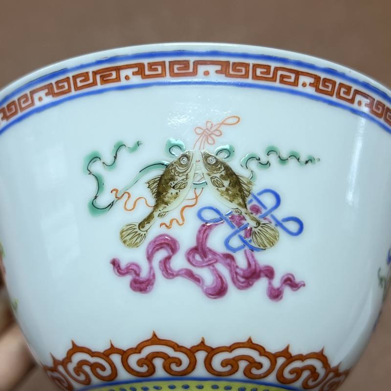 清乾隆 粉彩八吉祥纹茶碗 - 图11