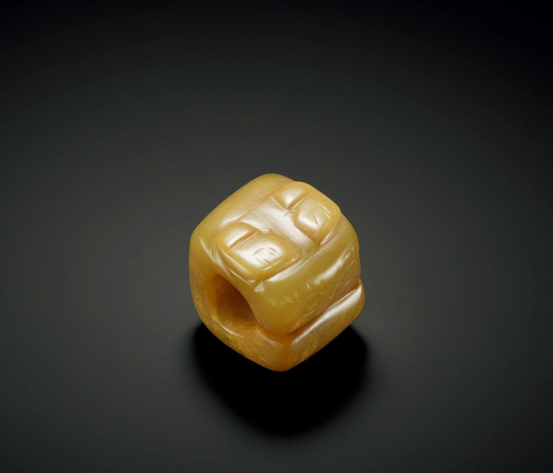 玉雕龍首玦