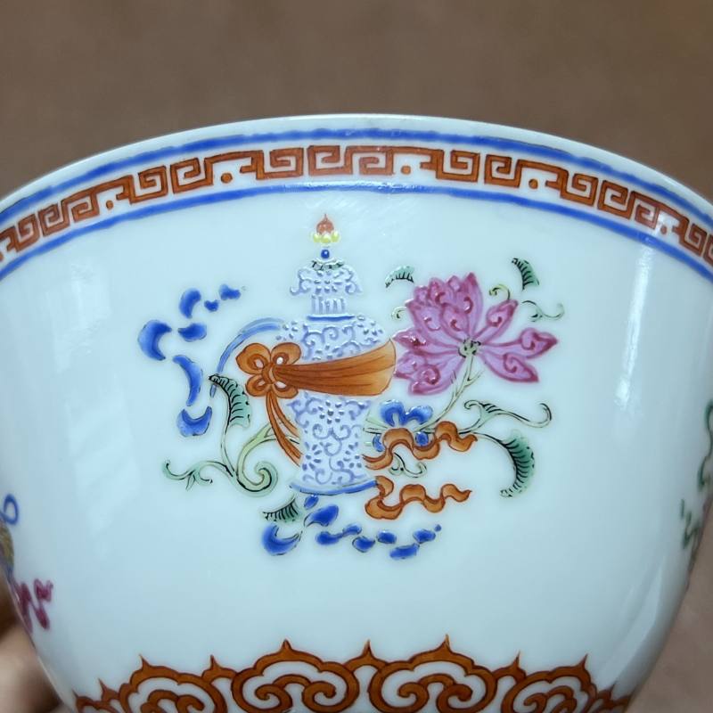 清乾隆 粉彩八吉祥纹茶碗 - 图12
