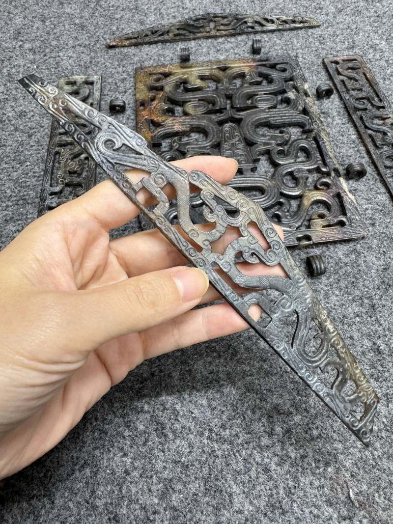 玉受沁鏤雕楚式獸面紋活環飾 - 图82
