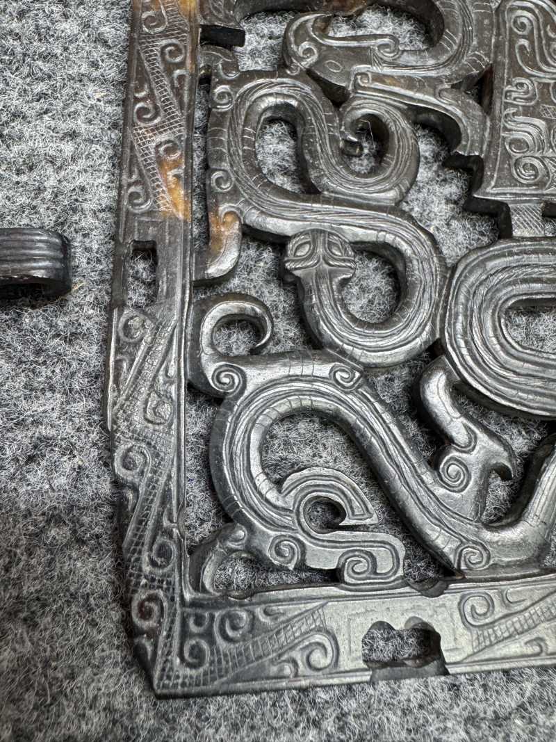 玉受沁鏤雕楚式獸面紋活環飾 - 图13