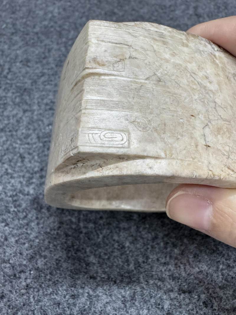 玉雕神人面紋兩節琮 - 图8