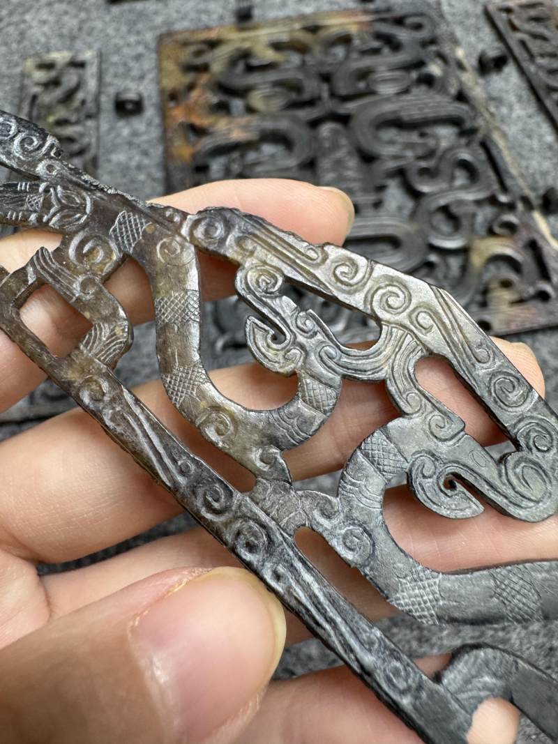 玉受沁鏤雕楚式獸面紋活環飾 - 图85