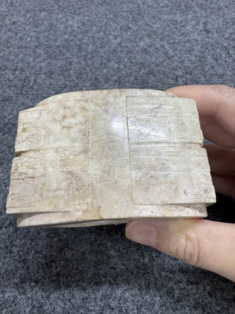 玉雕神人面紋兩節琮 - 图10