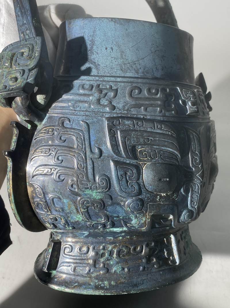 青銅「蛷辦」 獸面紋提梁卣 - 图18