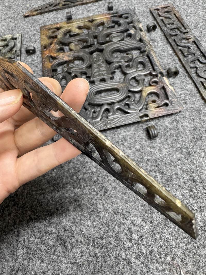玉受沁鏤雕楚式獸面紋活環飾 - 图89