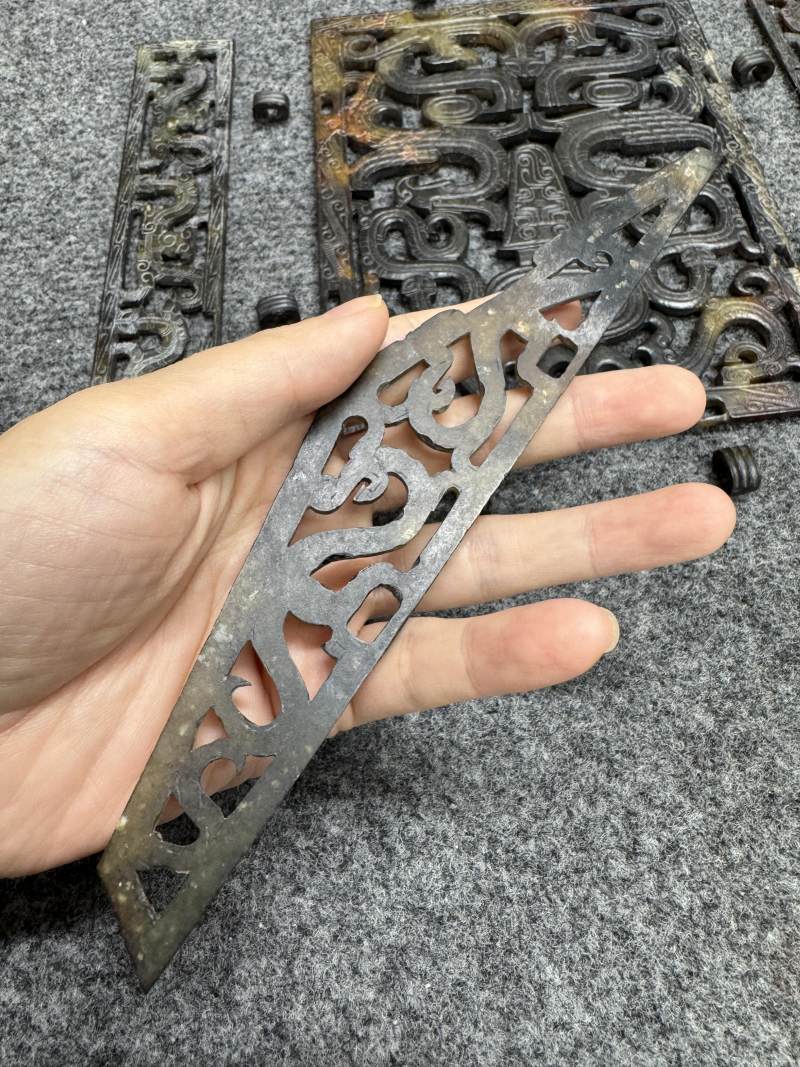 玉受沁鏤雕楚式獸面紋活環飾 - 图91
