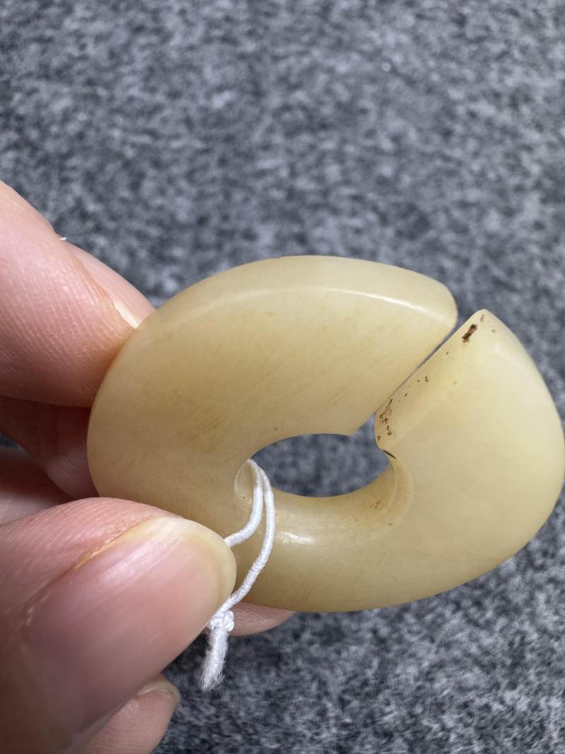 白玉紅沁龍紋玦一對 - 图31