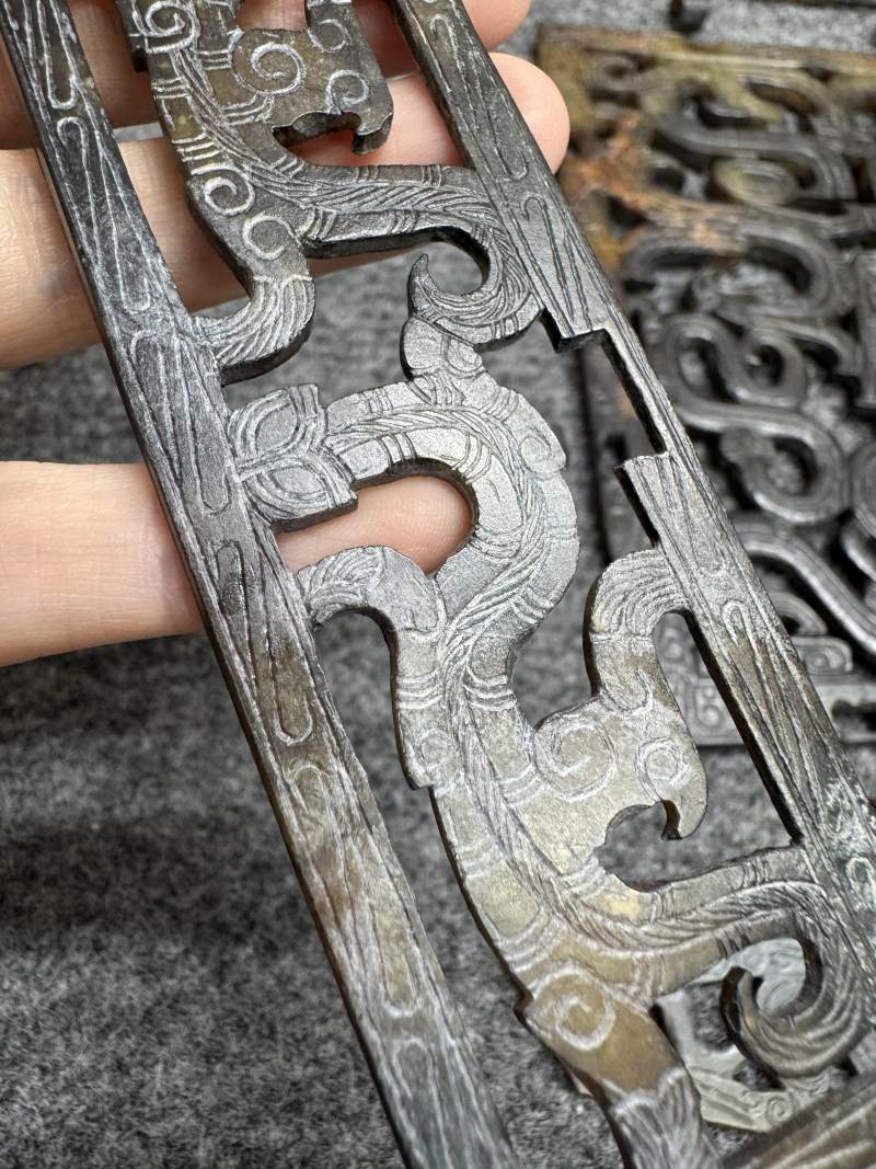玉受沁鏤雕楚式獸面紋活環飾 - 图18