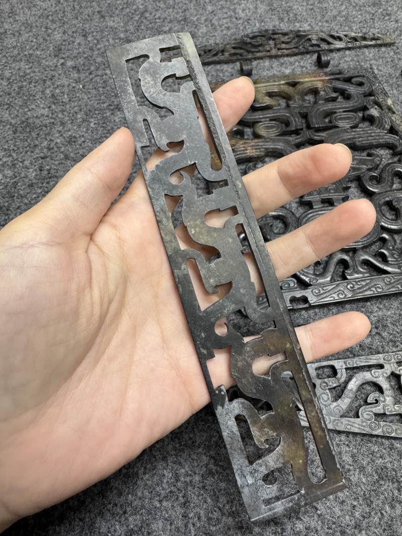 玉受沁鏤雕楚式獸面紋活環飾 - 图20