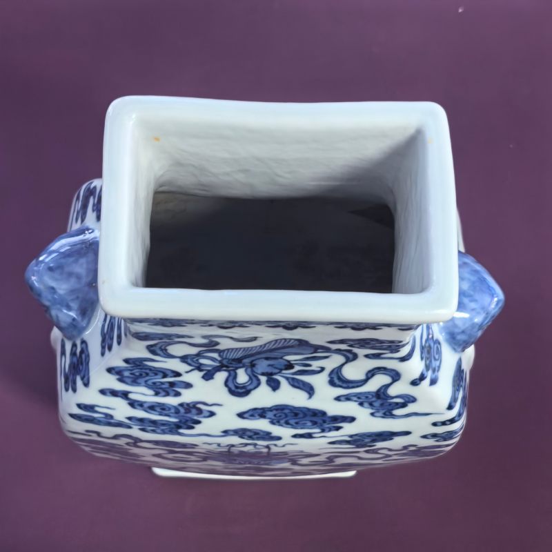 清中期 青花八吉祥纹四方铺首尊 - 图6