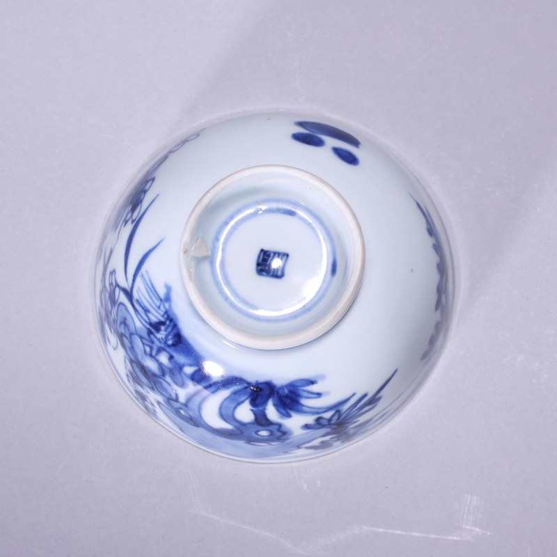 清代康熙 青花洞石花卉纹杯 - 图3