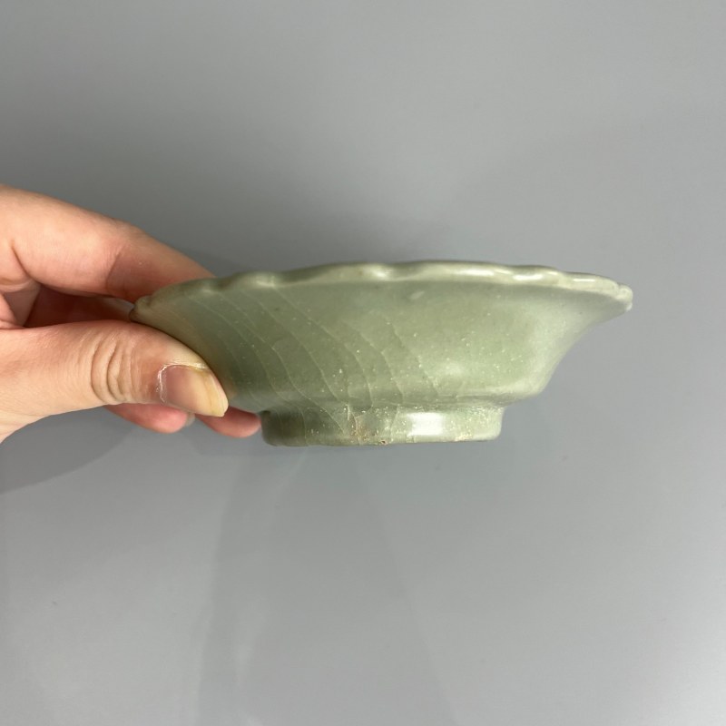 明代 龙泉窑青釉葵口盘一对 - 图13