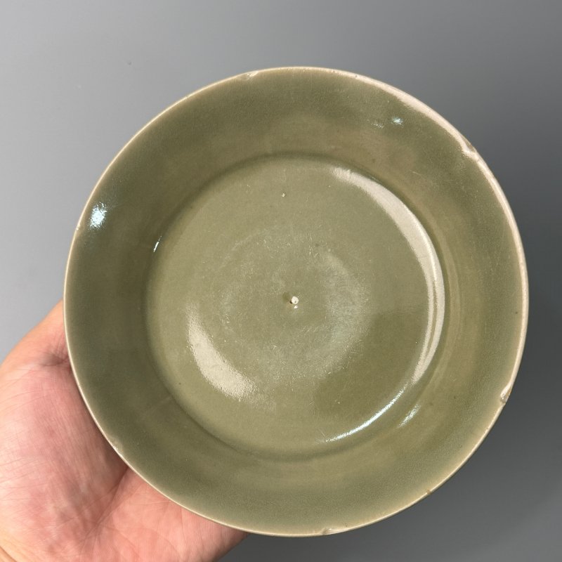 明代 青釉葵口盘 - 图2