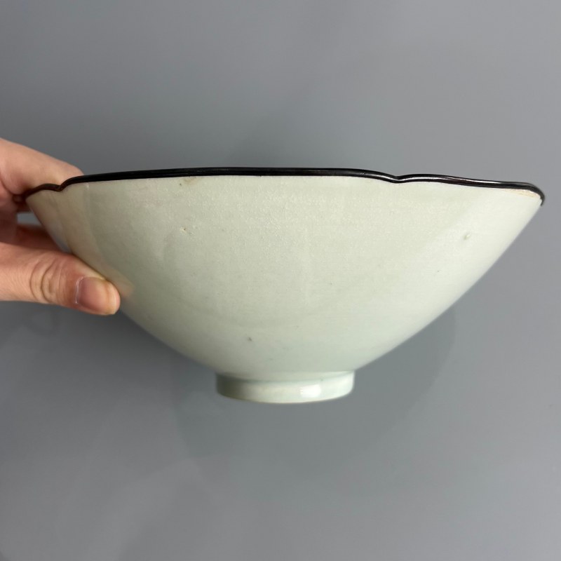 明代 青白釉葵口碗 - 图4