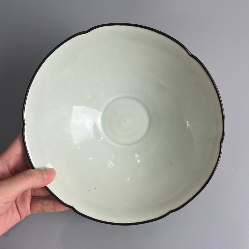 明代 青白釉葵口碗 - 图5