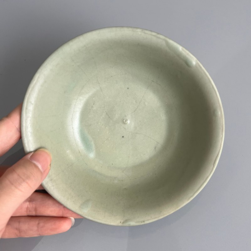 明代 龙泉窑粉青釉莲瓣洗 - 图5