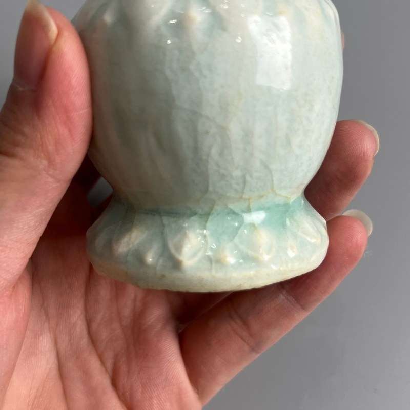 明代 青白釉莲纹尊 - 图6