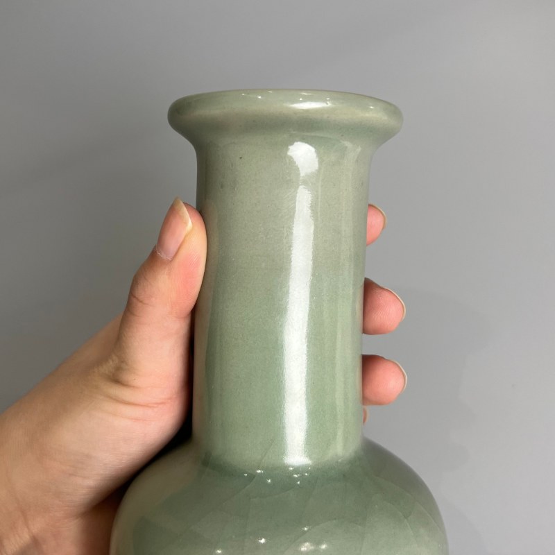 明代 龙泉粉青釉摇铃尊 - 图5