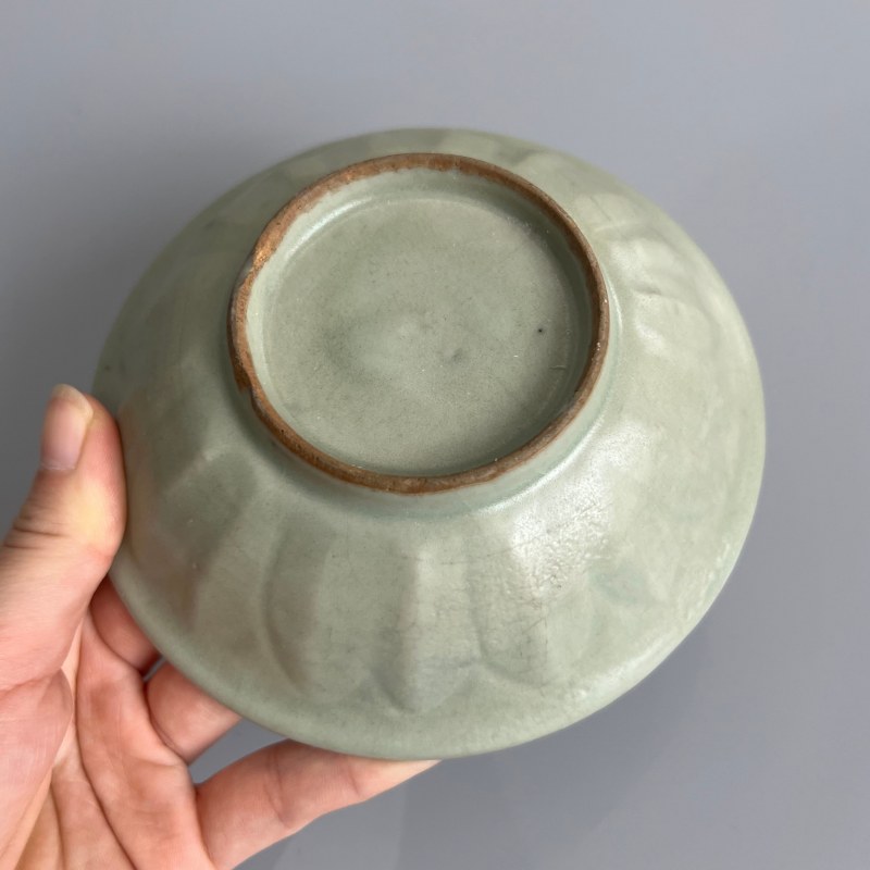 明代 龙泉窑粉青釉莲瓣洗 - 图8