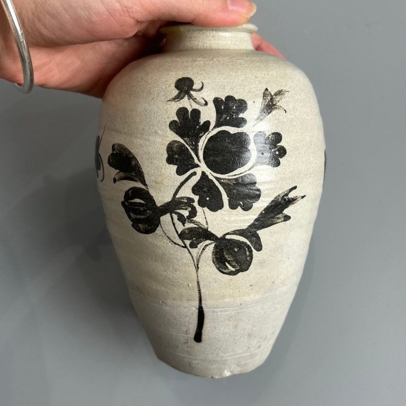 明代 吉州窑花卉纹梅瓶一对 - 图13