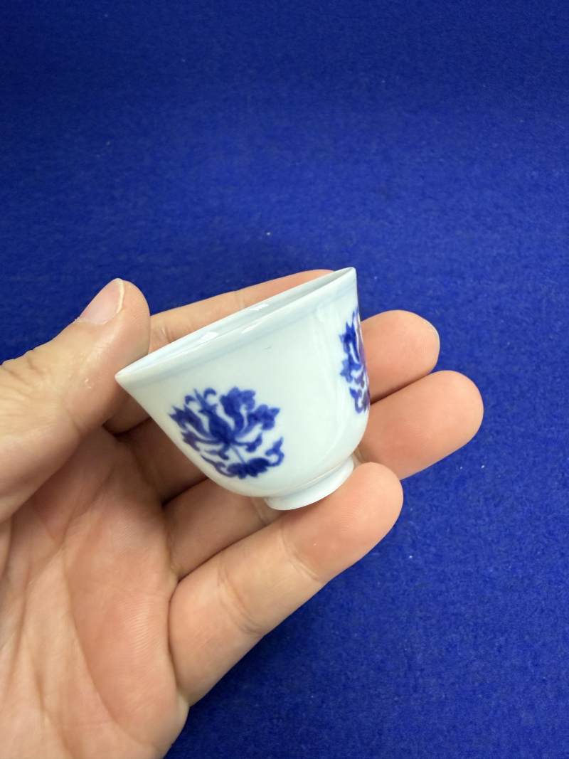 清雍正 青花蓮紋小杯一對 - 图5