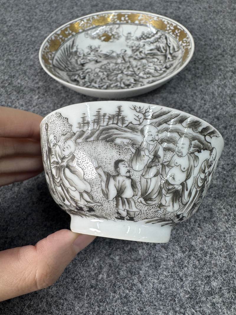 清雍正 墨彩描金羅漢圖盞及盞托一套 - 图8