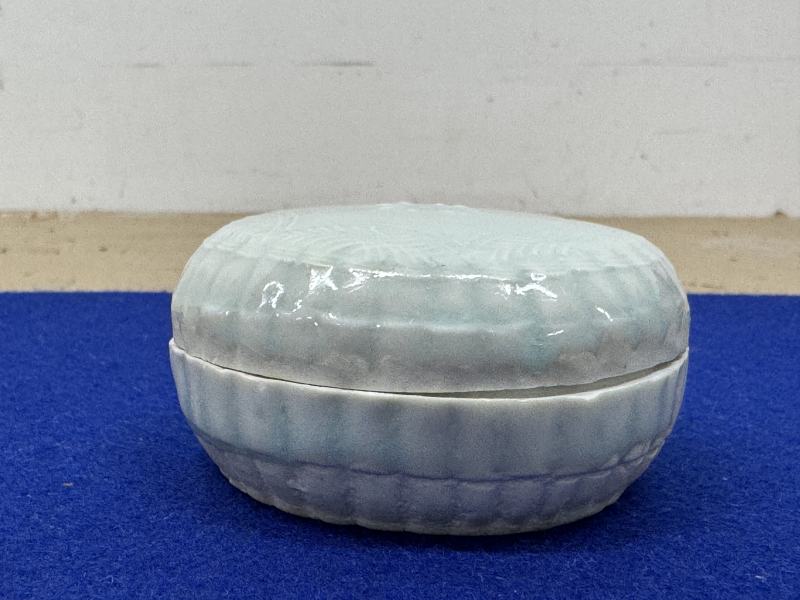 湖田窯青白釉內含三連粉盒 - 图4