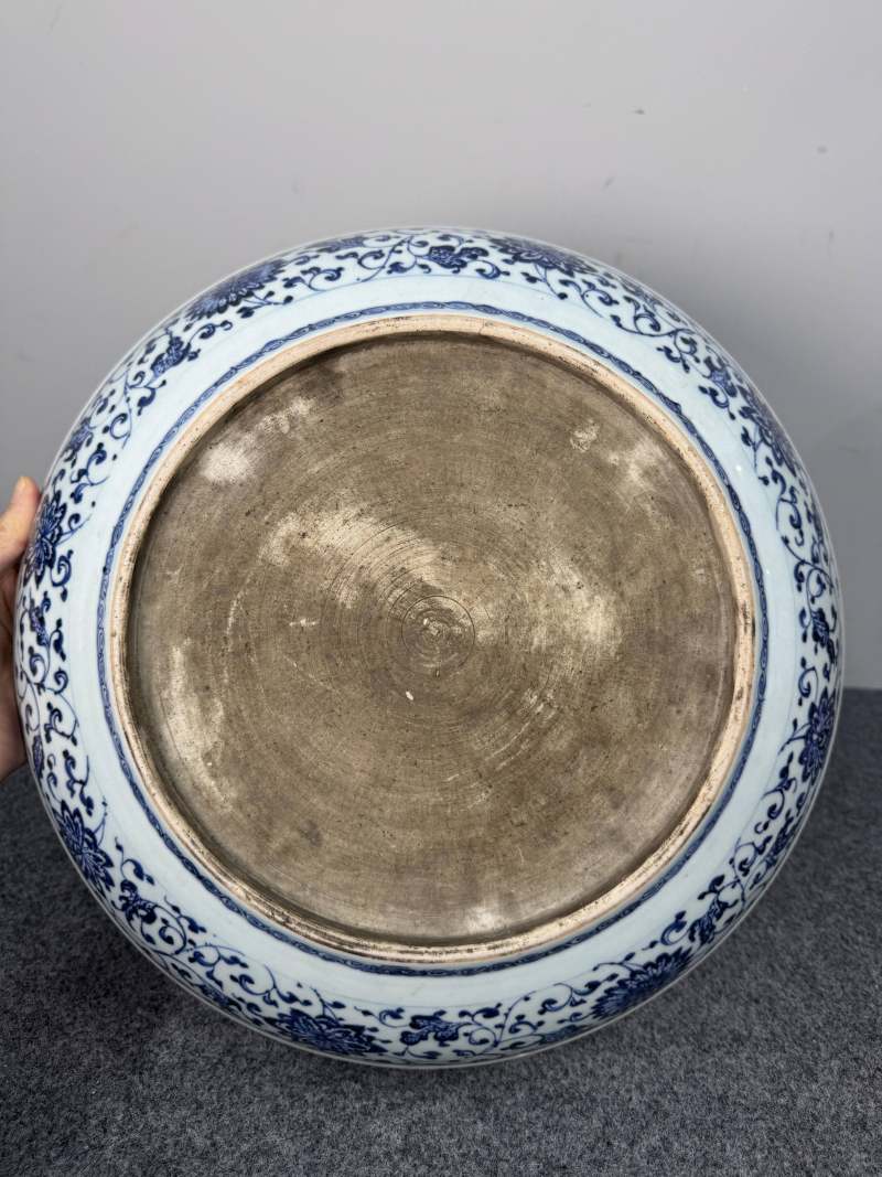 清中期 青花仿明纏枝花卉紋盤 - 图8