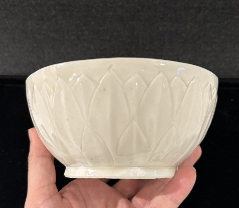 北宋定窯白釉蓮瓣碗 - 图4