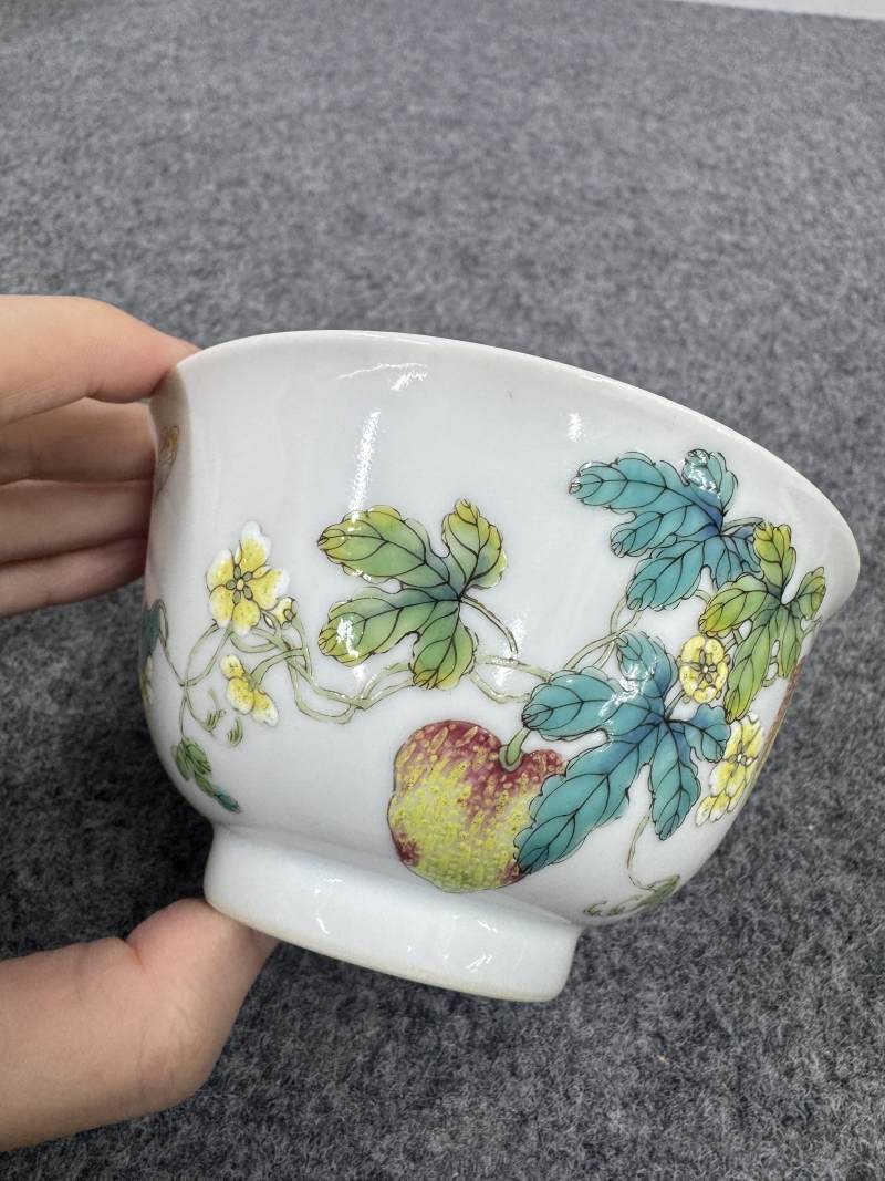 清乾隆 粉彩癩瓜紋碗 - 图5