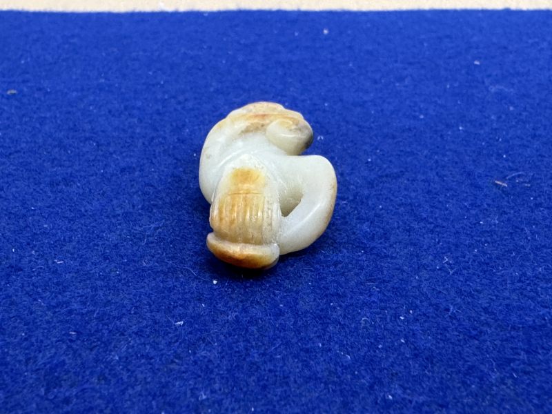 玉胡人、玉人和瑪瑙童子持靈芝各一件 - 图6
