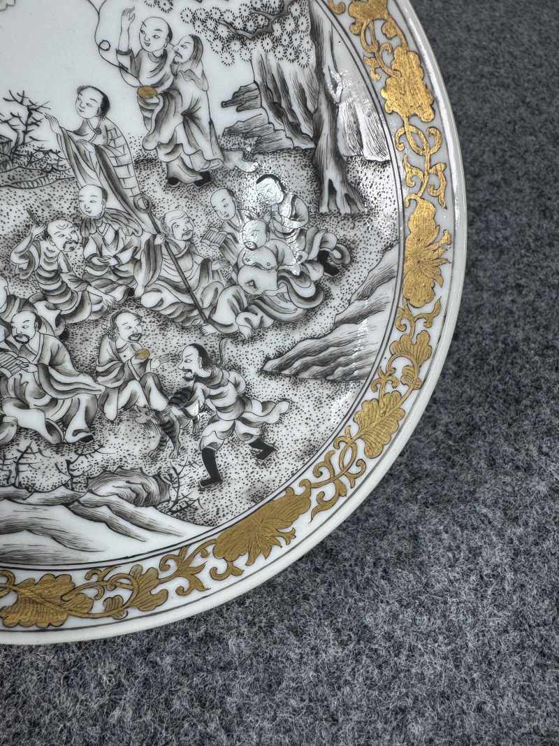 清雍正 墨彩描金羅漢圖盞及盞托一套 - 图13