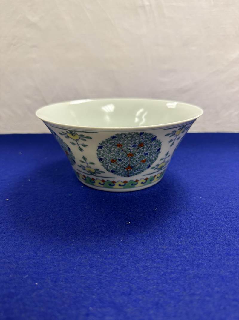 清嘉慶 鬥彩團花紋馬蹄碗 - 图3