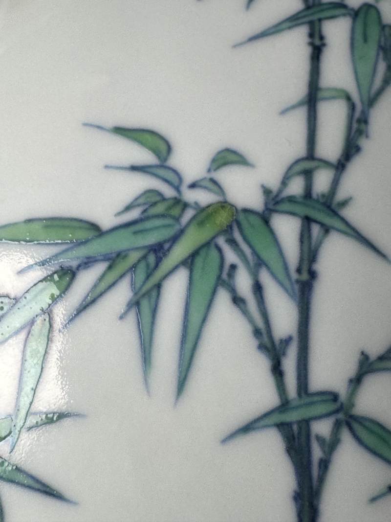 清雍正 鬥彩加粉彩安喜圖卷雲耳抱月瓶 - 图61
