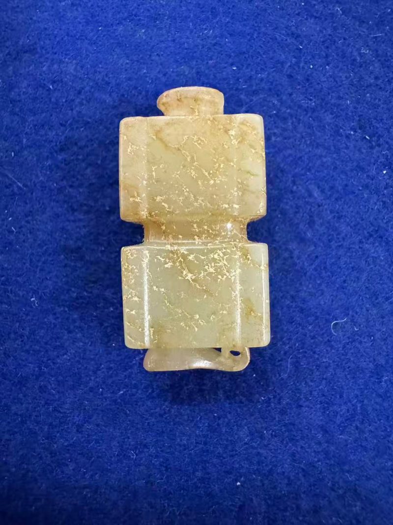 白玉沁色司南佩 - 图2