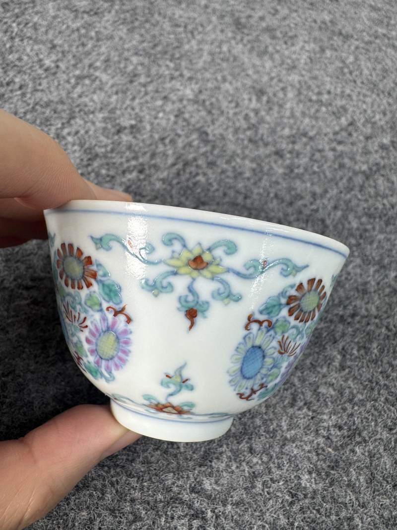 清雍正 鬥彩團菊紋杯 - 图4