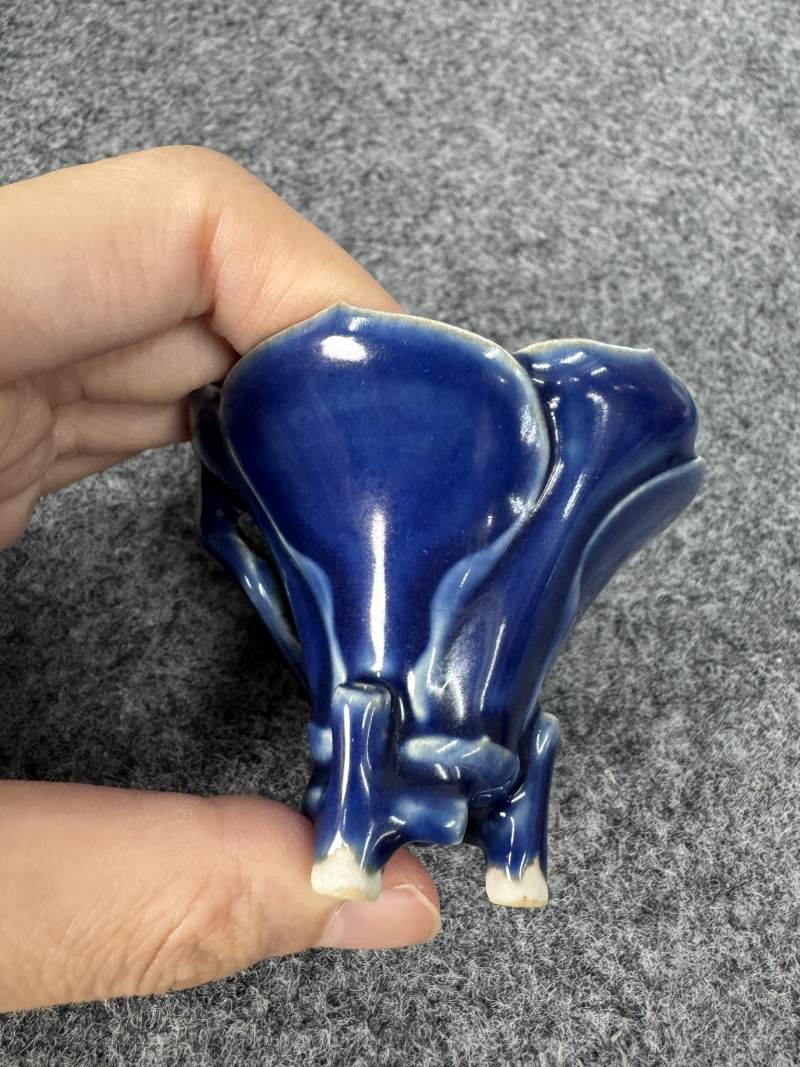 清乾隆 霽藍釉蘭花杯 - 图5